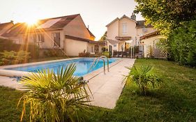 Beautiful House With Pool Montry Near Disneyland Paris